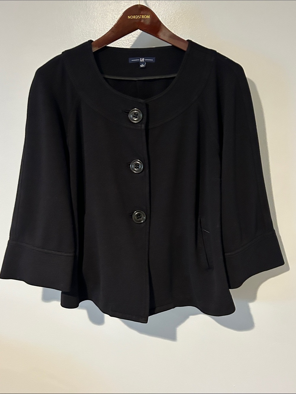 GAP Black Cropped Three-Button Round-Neck Blazer